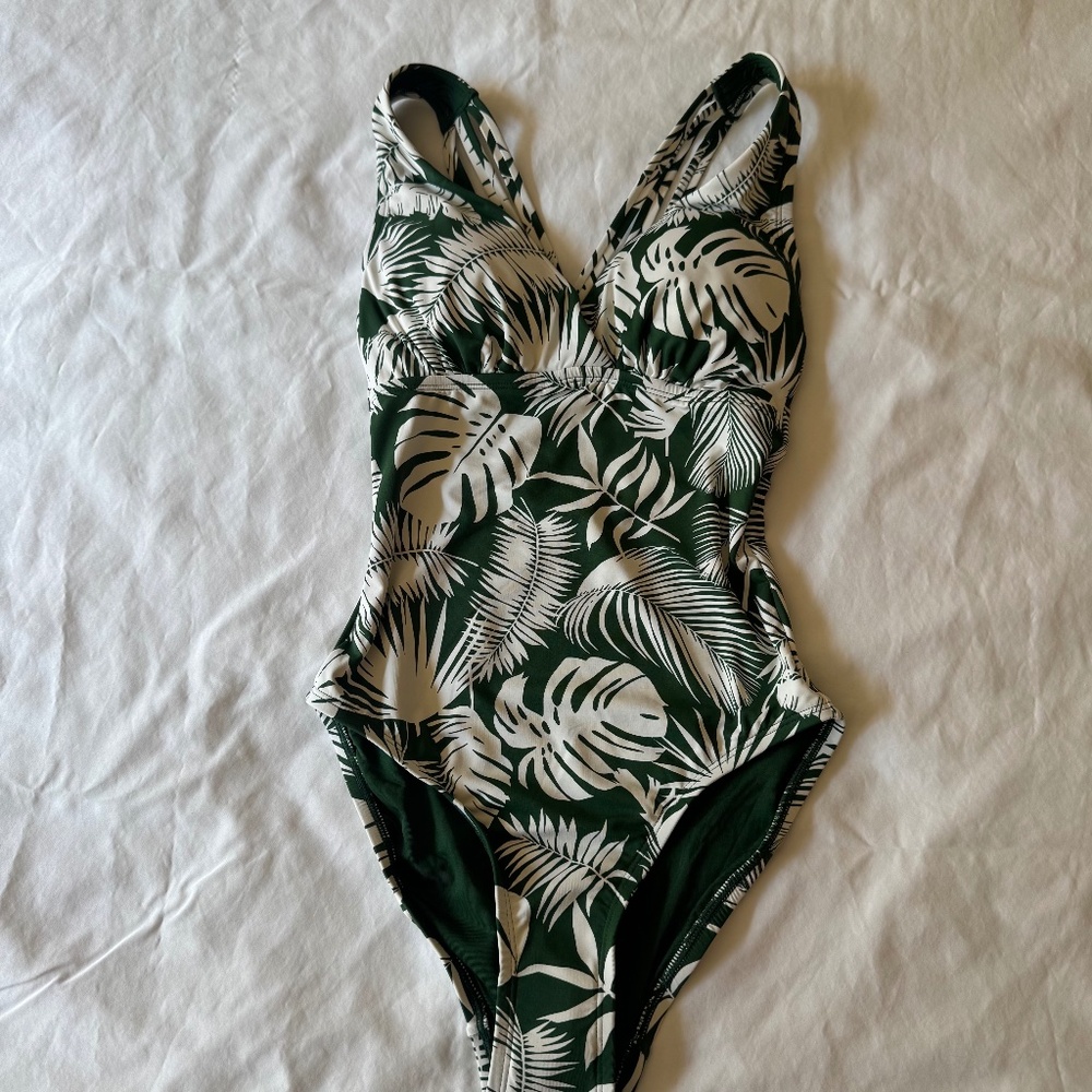 NWT Shade & Shore One Piece Smoothing Cross Back High Leg Swimsuit